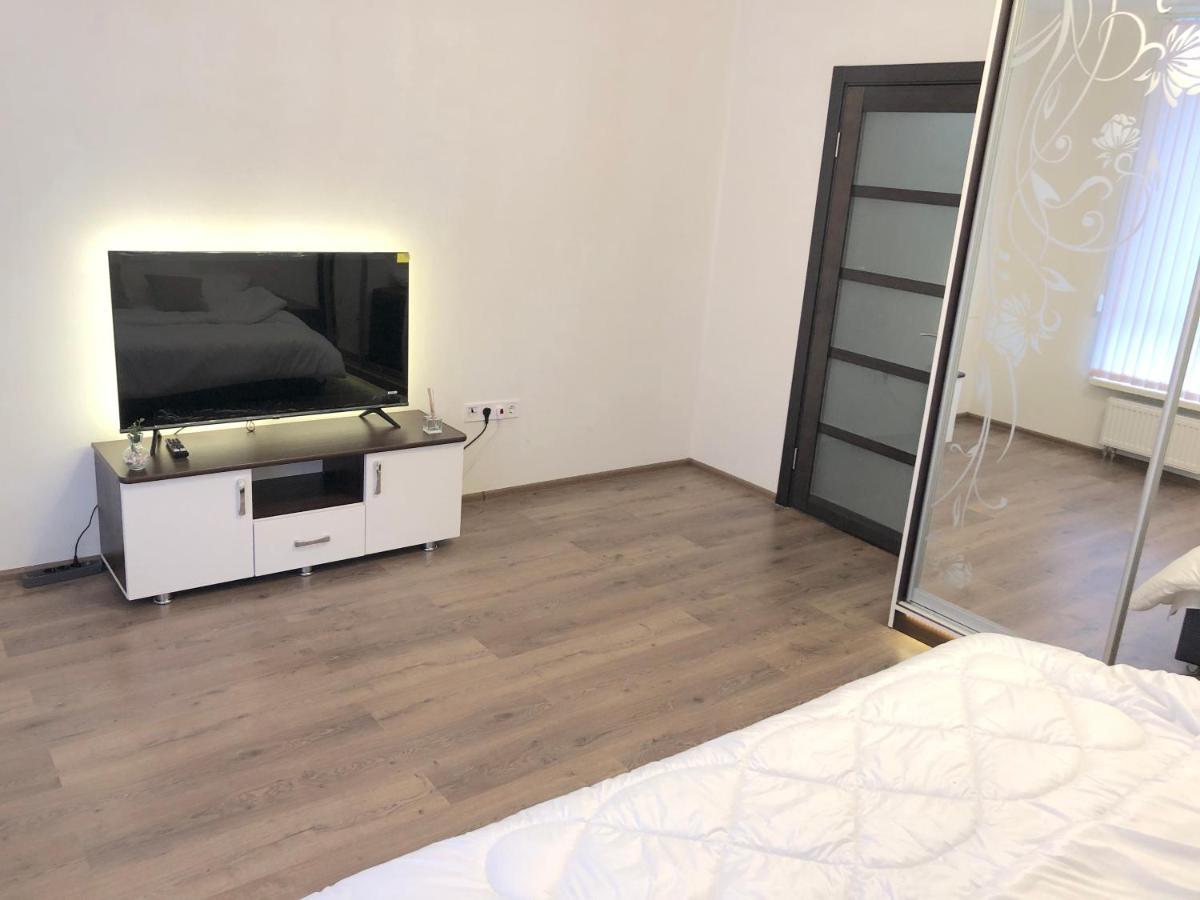 Apartmán Жд Вокзал Пр Победы 67-В Метро Нивки Парк Шулявка Kyjev Exteriér fotografie