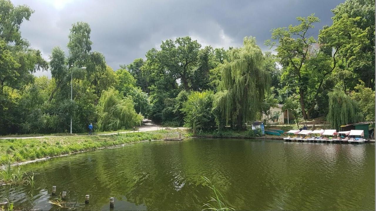 Apartmán Жд Вокзал Пр Победы 67-В Метро Нивки Парк Шулявка Kyjev Exteriér fotografie